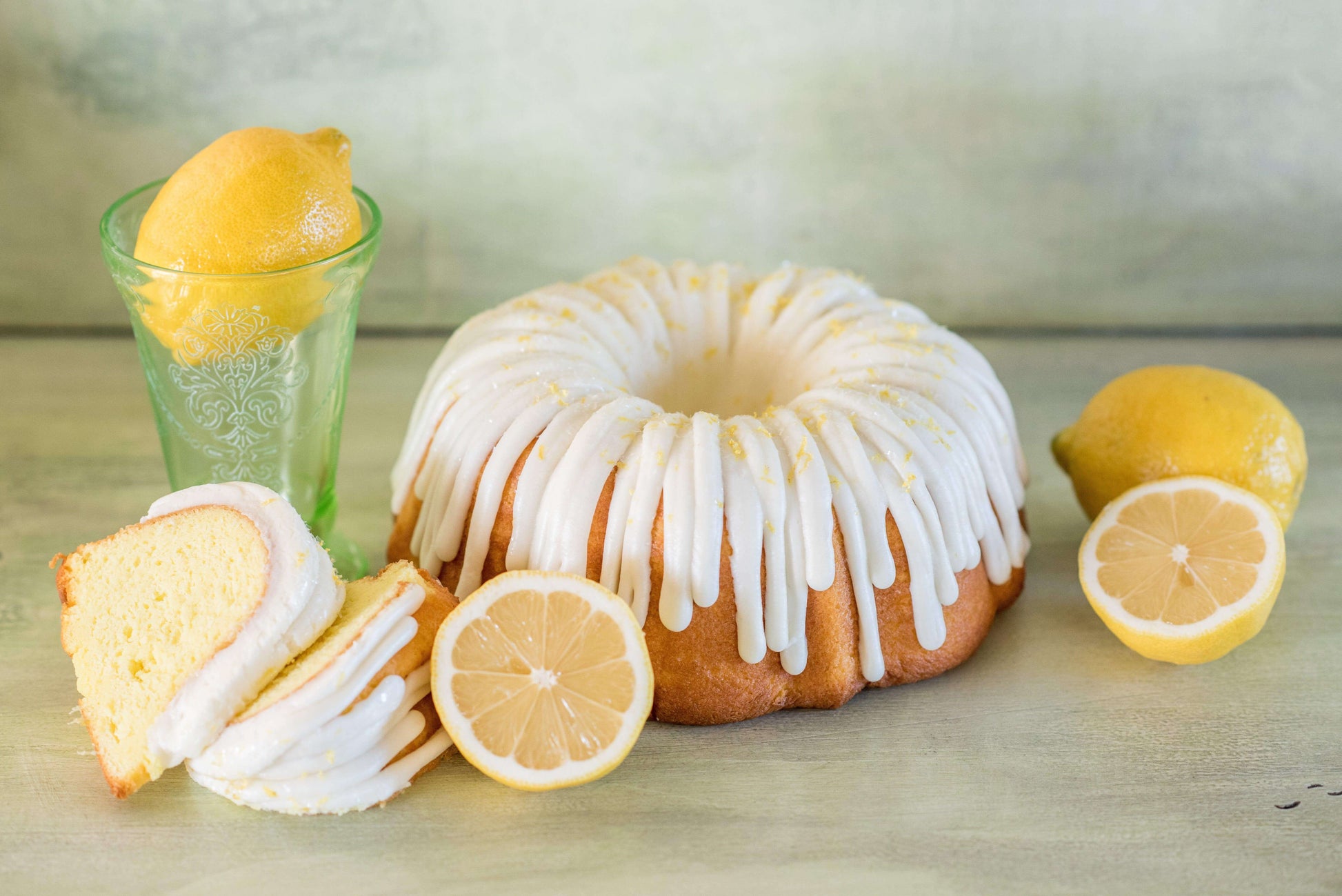 Lemon Squeeze Big Bundt Cake-Bundt Cakes-