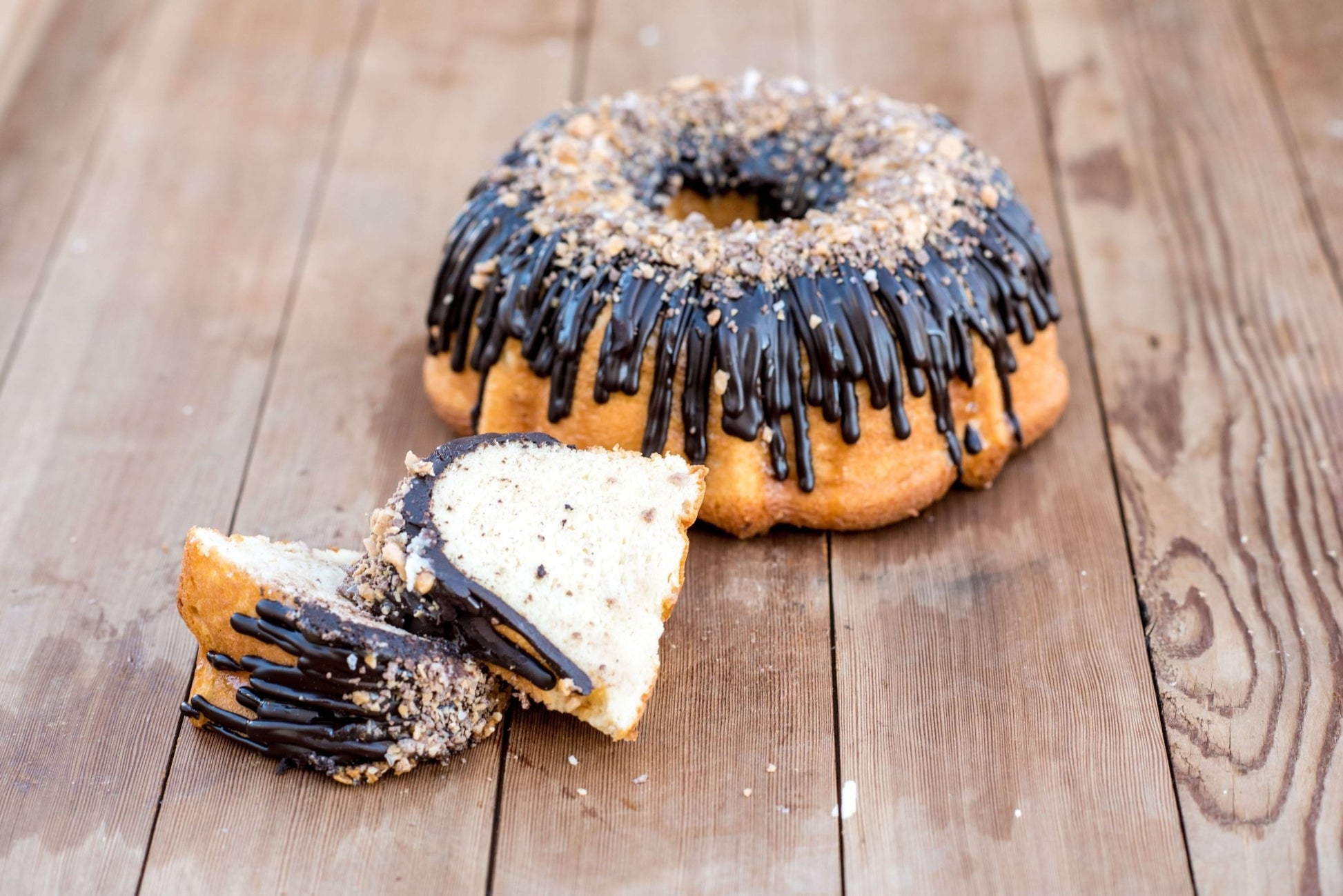 Big Bundt Cakes | Blonde Salted Caramel